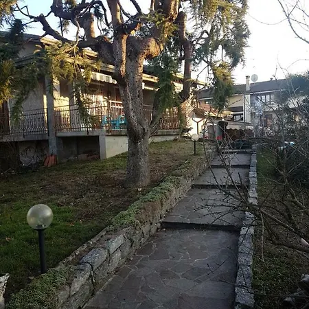 Olando Villa *